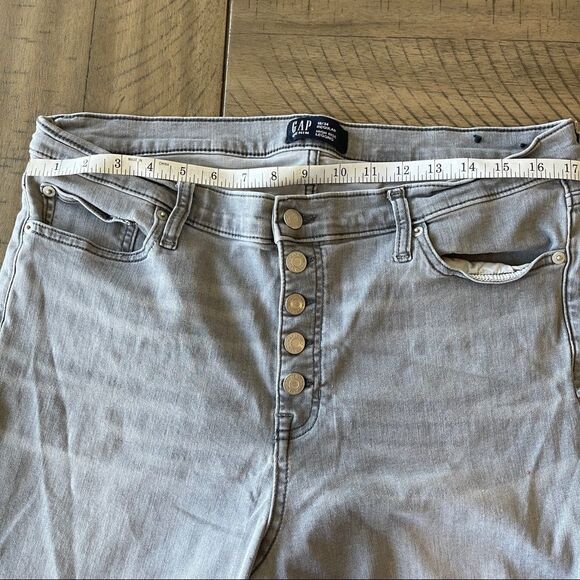 Gap Denim Light Gray Button Front Frayed Edge Leggings - Size 18 - Picture 9 of 14